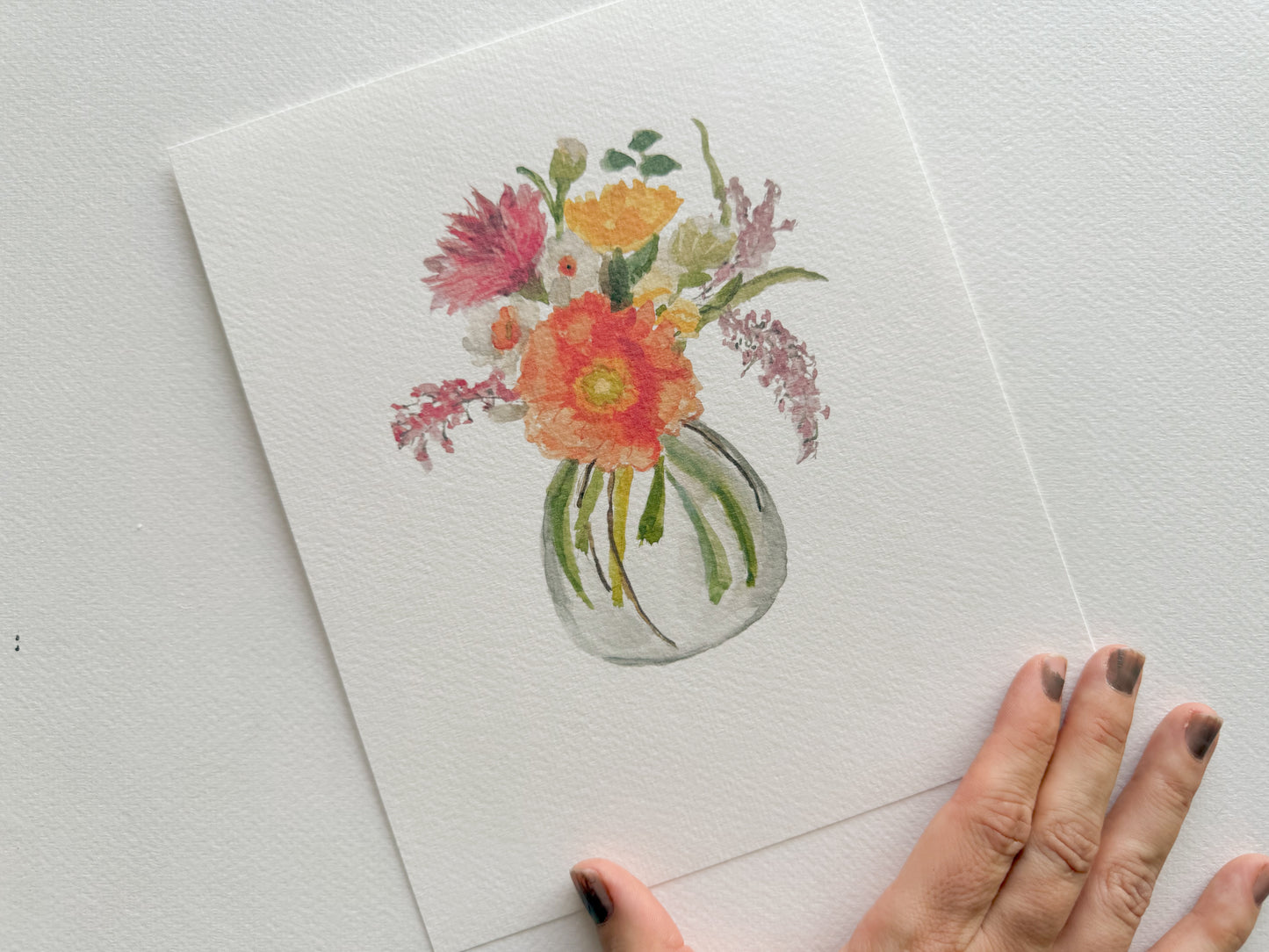 Jarrón redondo con ramo